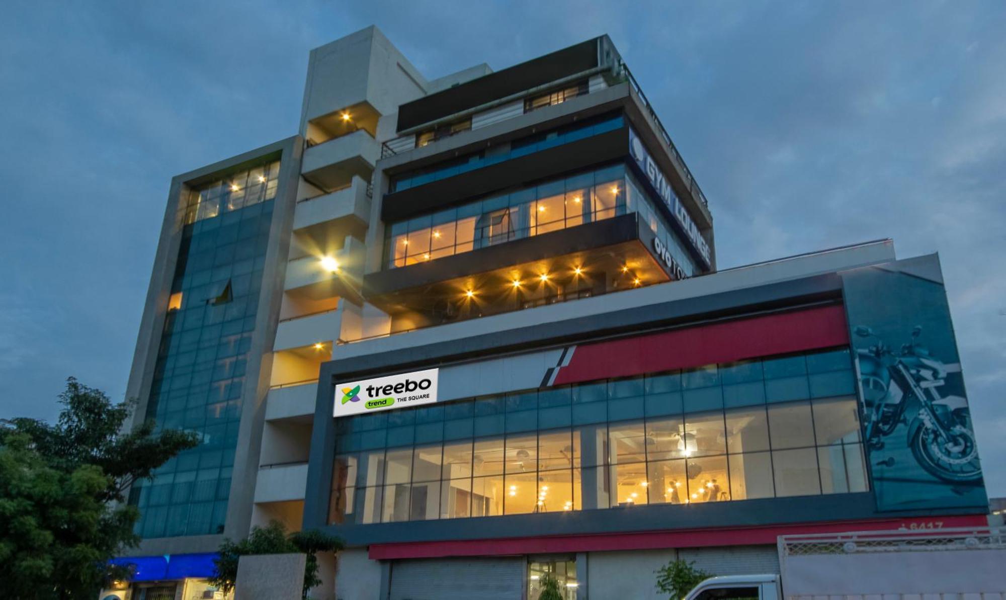 Treebo The Square Hotel Ahmedabad Exterior photo